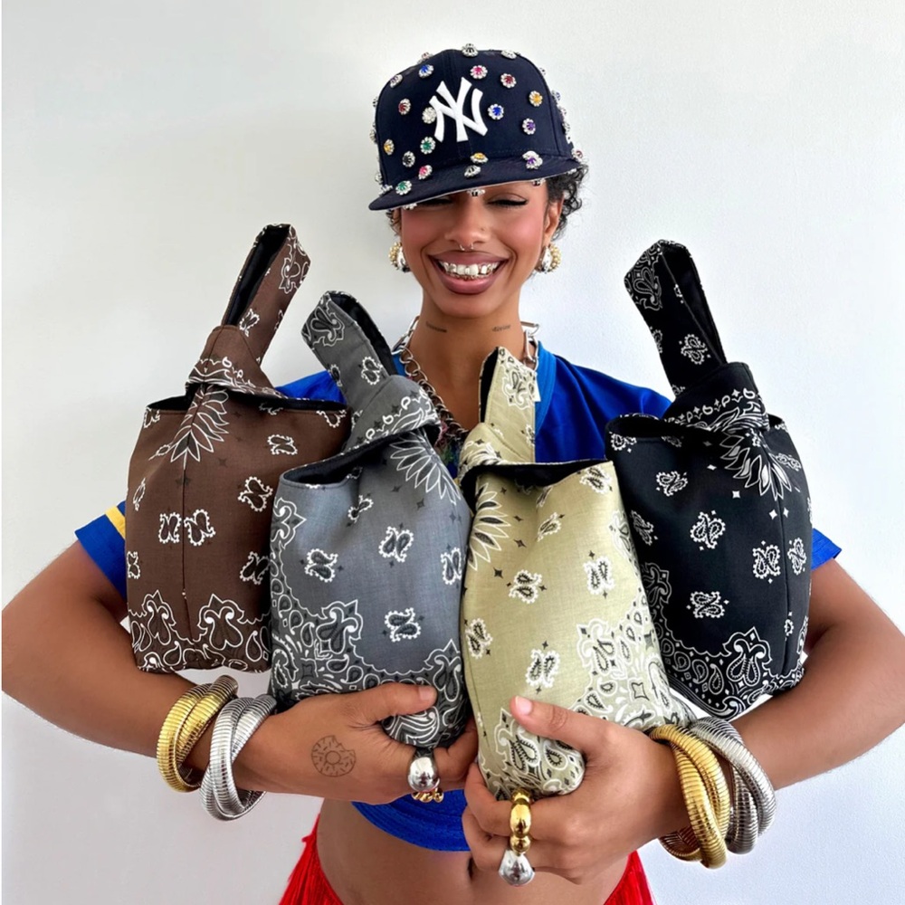 YAITO - Tan Paisley One Handle Knot Bag